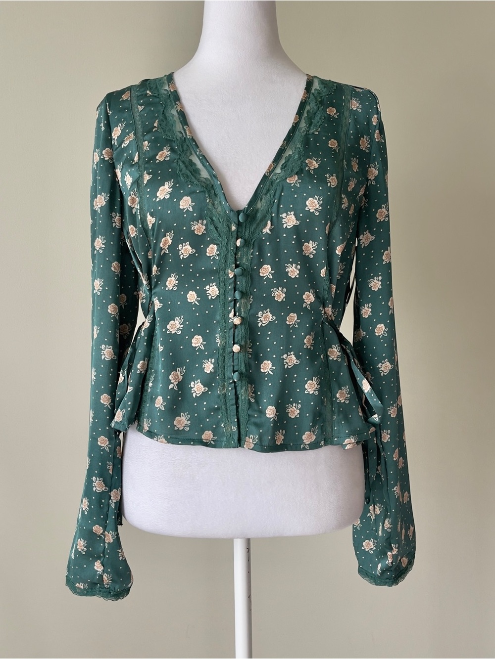 Free People Field Of Roses Button-Front Long Sleeve FloralSatin Teal Blouse NWOT - Picture 6 of 10